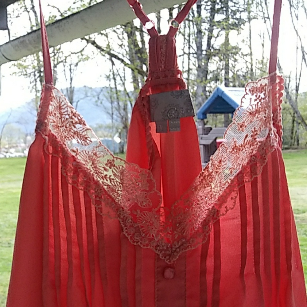 Top - Picture 2 of 3